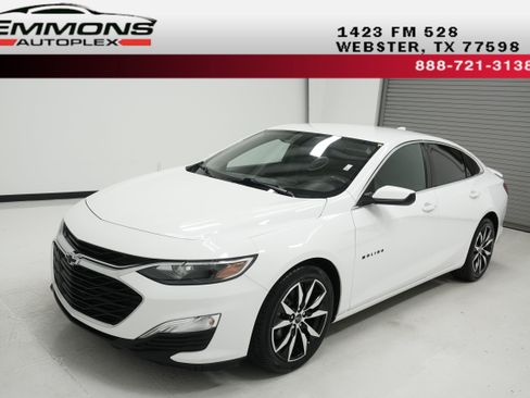 Used 2021 Chevrolet Malibu RS FWD image 1
