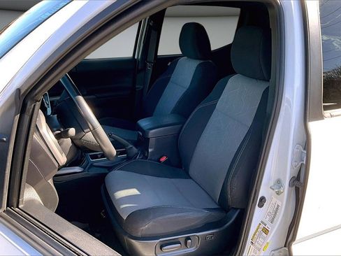 Used 2022 Toyota Tacoma TRD Sport w/ Technology Package image 20