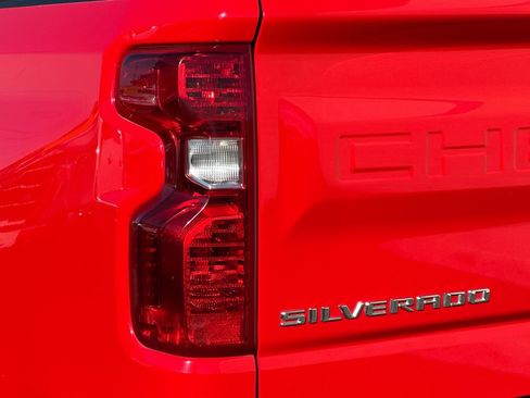 Used 2022 Chevrolet Silverado 1500 Custom image 35