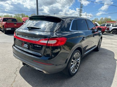 Used 2016 Lincoln MKX Reserve w/ Technology Package FWD image 9