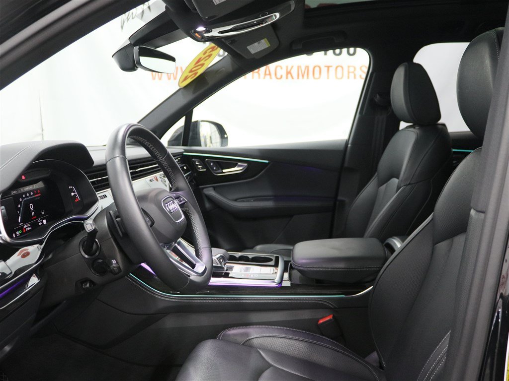 Used 2025 Audi Q7 3.0T Prestige AWD/4WD image 13