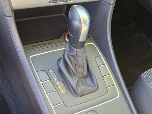 Used 2017 Volkswagen Passat 1.8T S image 23