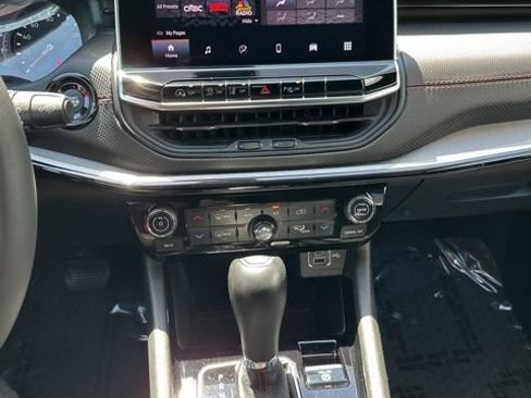 Used 2025 Jeep Compass Trailhawk AWD/4WD image 26