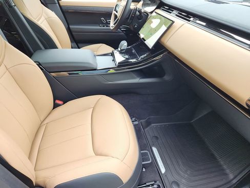 New 2026 Land Rover Range Rover Sport Dynamic SE AWD/4WD image 3