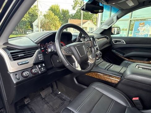 Used 2015 GMC Yukon Denali w/ Premium Package AWD/4WD image 10
