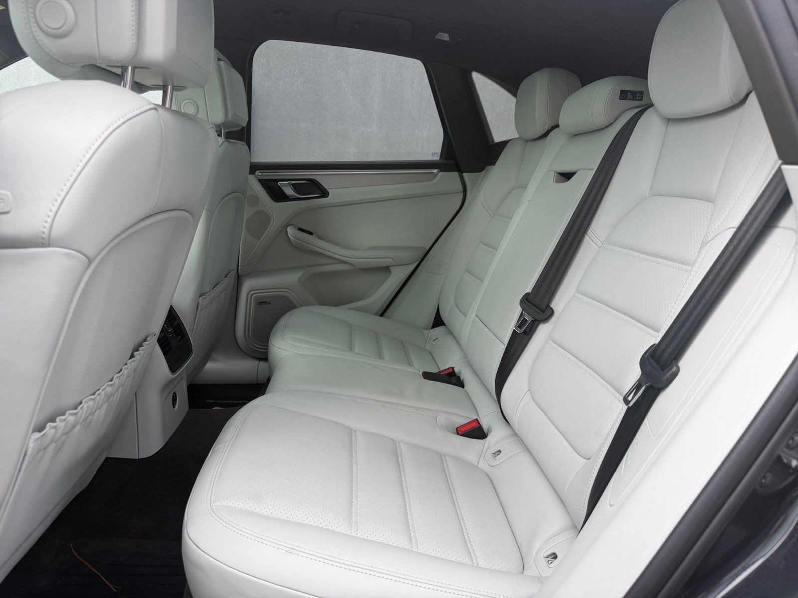Used 2020 Porsche Macan Turbo AWD/4WD image 20