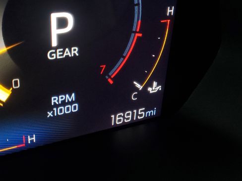 Used 2024 Chevrolet Colorado LT w/ LT Convenience Package image 23