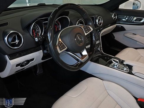 Used 2017 Mercedes-Benz SL 63 AMG image 20