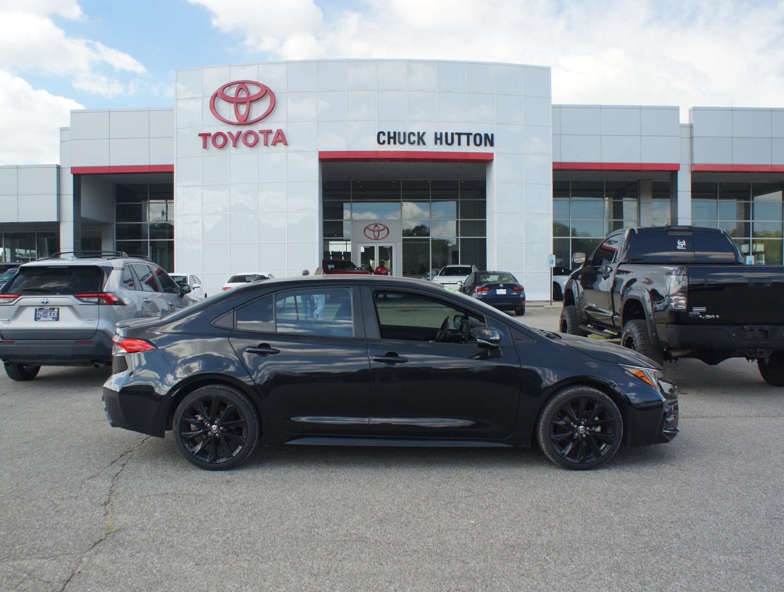 Used 2022 Toyota Corolla SE w/ Carpet Mat Package (TMS) FWD image 1