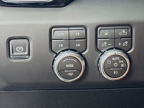 New 2026 GMC Sierra 3500 Denali Ultimate w/ LPO, Black Badging Package image 10