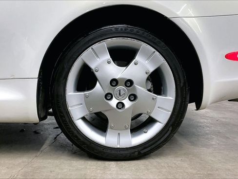 Used 2005 Lexus SC 430 Convertible image 12