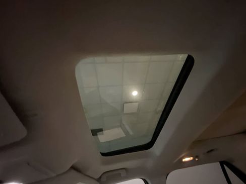 Used 2018 Ford Explorer Platinum image 22