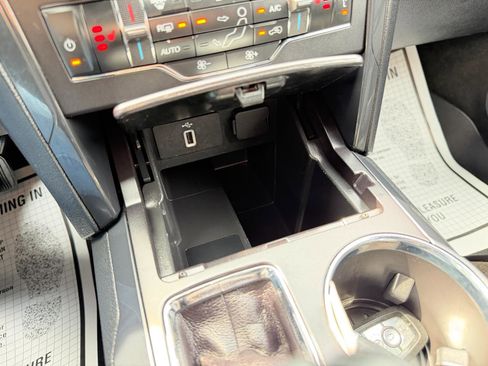 Used 2018 Ford Explorer XLT w/ Equipment Group 202A image 24