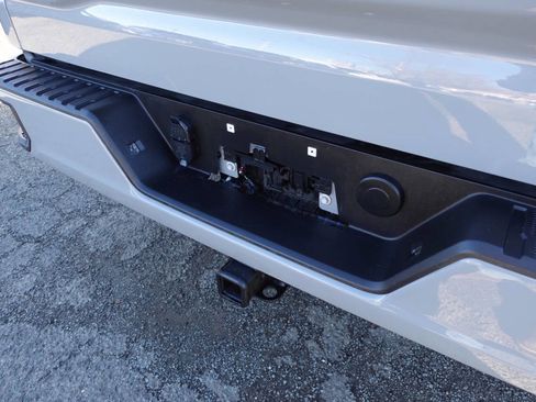 Used 2024 GMC Sierra 1500 Elevation image 22