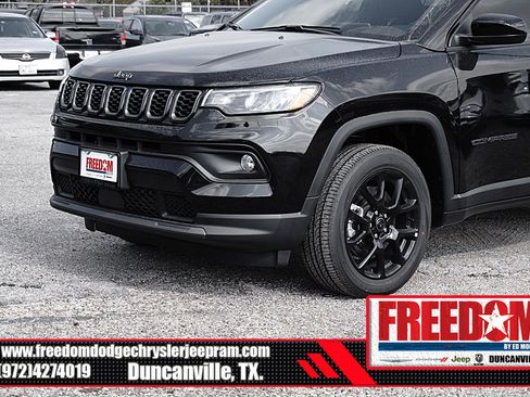 New 2026 Jeep Compass Latitude image 42