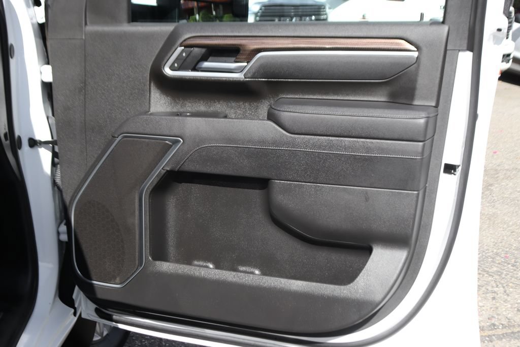Used 2025 Chevrolet Silverado 2500 LT AWD/4WD image 40