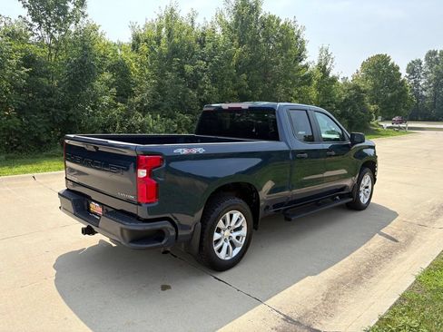 Used 2021 Chevrolet Silverado 1500 Custom AWD/4WD image 9