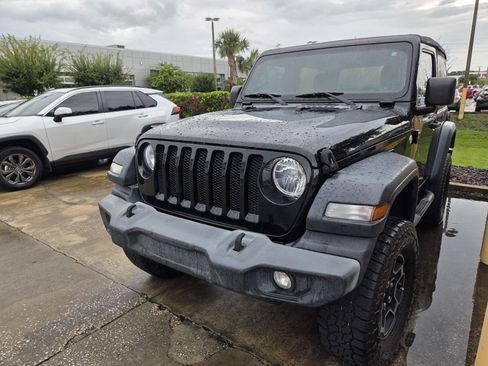Used 2019 Jeep Wrangler Sport AWD/4WD image 3