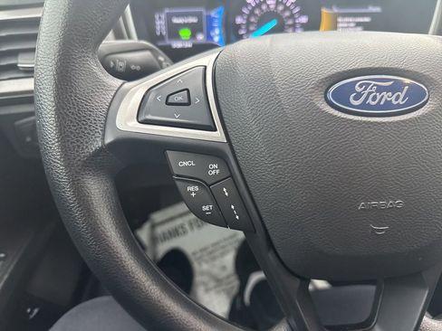 Certified 2019 Ford Fusion SE image 28