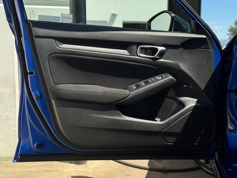 Used 2023 Honda Civic Sport image 13