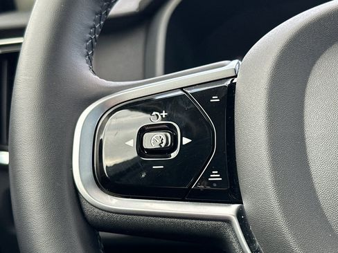 Used 2025 Volvo S90 B6 Plus w/ Protection Package Premier image 27