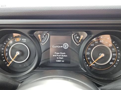 Used 2025 Jeep Wrangler Sport AWD/4WD image 22