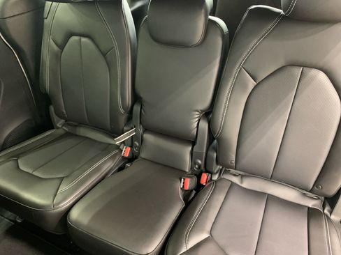 New 2026 Chrysler Pacifica Select image 13
