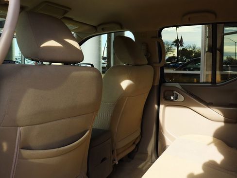 Used 2018 Nissan Frontier SV image 33