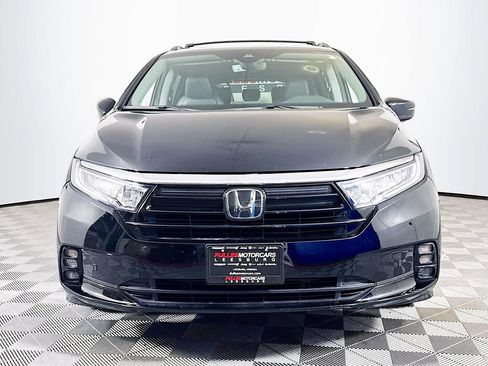 Used 2023 Honda Odyssey Touring image 2