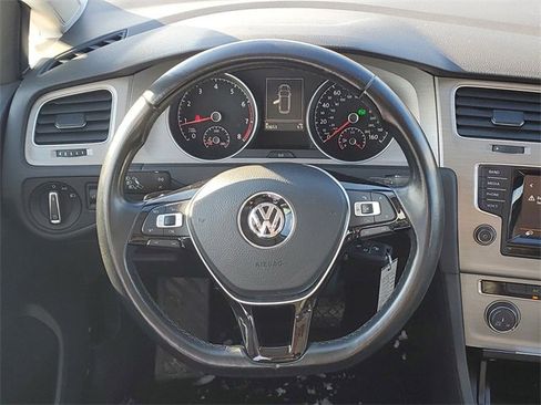 Used 2015 Volkswagen Golf S image 13