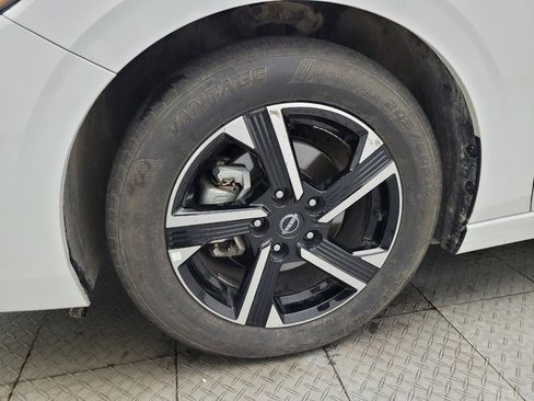 Used 2024 Nissan Sentra SV image 31