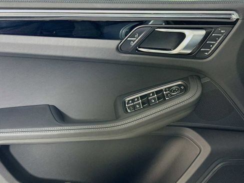 New 2026 Porsche Macan image 11