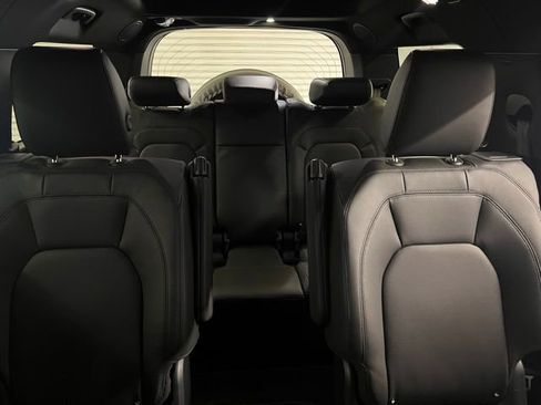 New 2026 Land Rover Defender 130 X-Dynamic SE image 14