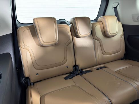 Used 2025 INFINITI QX80 Luxe image 42