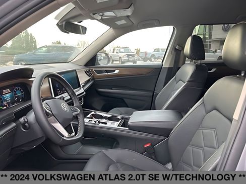 Used 2024 Volkswagen Atlas SE image 19