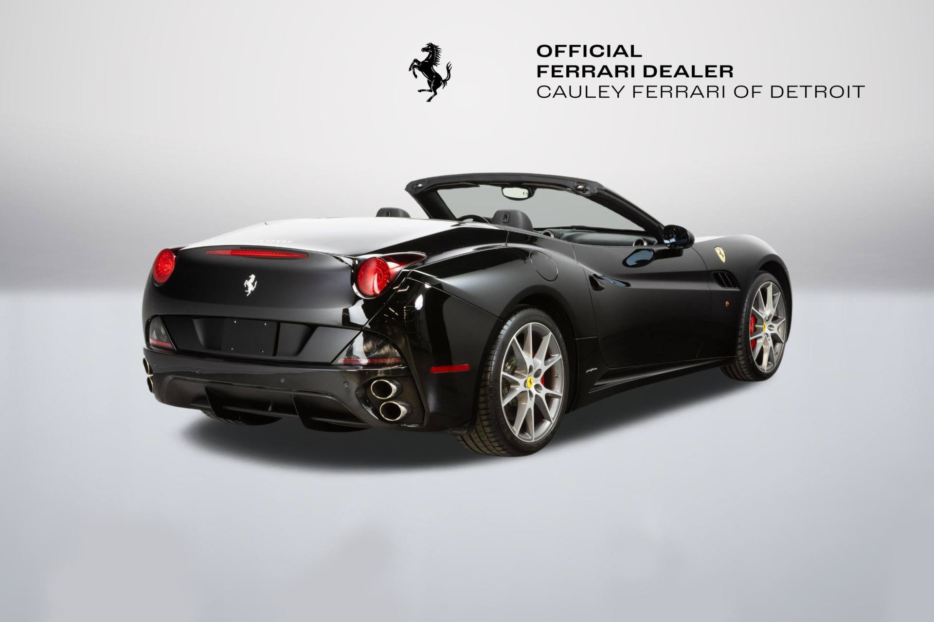 Used 2010 Ferrari California RWD image 8