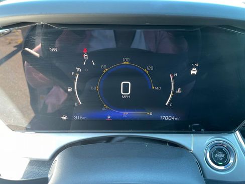 Used 2025 Chevrolet Trax LT image 39