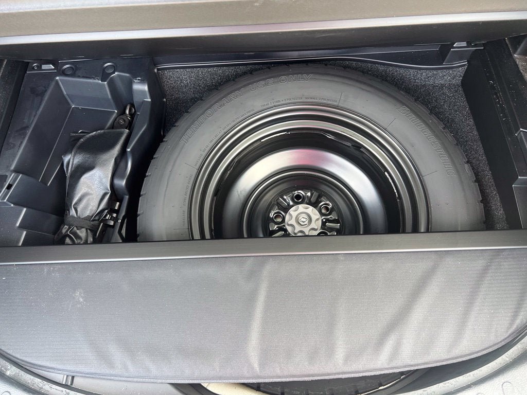 Used 2017 Toyota RAV4 XLE FWD image 6