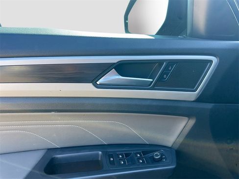 Used 2023 Volkswagen Atlas SE image 9