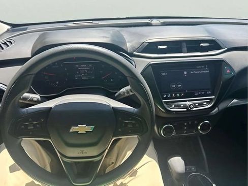 Used 2023 Chevrolet TrailBlazer LT w/ Convenience Package FWD image 10