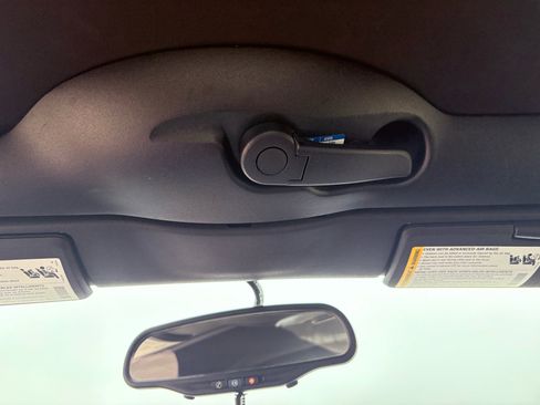 Used 2007 Saturn Sky 2dr Conv image 42