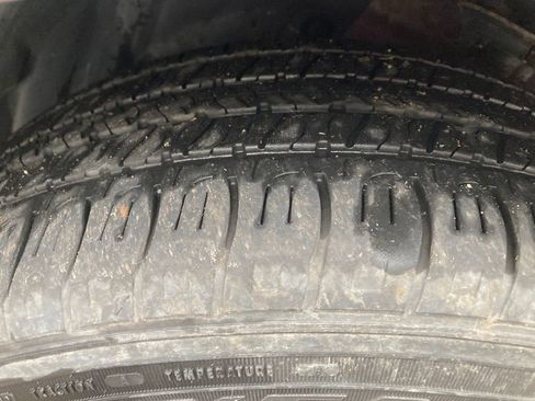 Used 2017 Ford Edge Titanium w/ Technology Package image 32