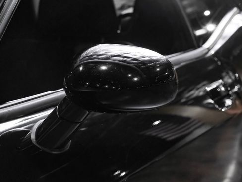 Used 2015 Dodge Challenger SXT image 27