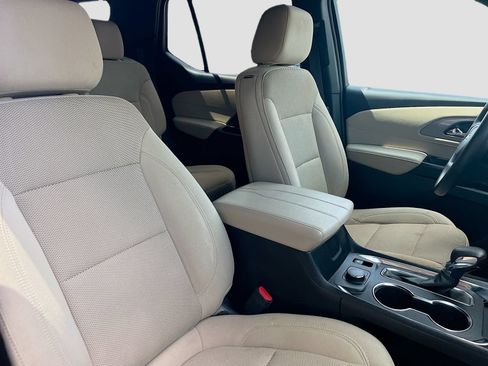 Used 2023 Chevrolet Traverse LS w/ Safety Package FWD image 27
