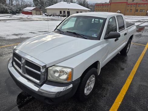 Used 2005 Dodge Dakota SLT image 3