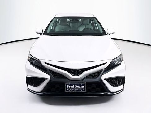 Used 2023 Toyota Camry SE image 2