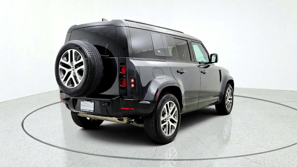 Used 2024 Land Rover Defender 110 X-Dynamic SE AWD/4WD image 5