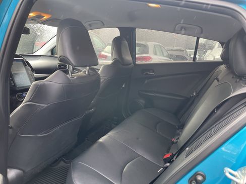 Used 2022 Toyota Prius Prime XLE image 4