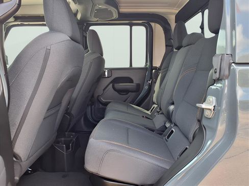 New 2025 Jeep Gladiator Nighthawk image 18