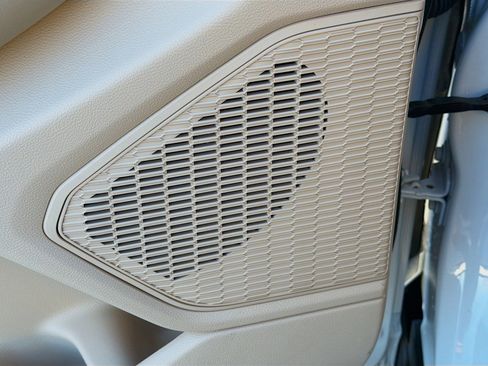 Used 2024 Jeep Grand Cherokee L Limited w/ Black Appearance Package image 25